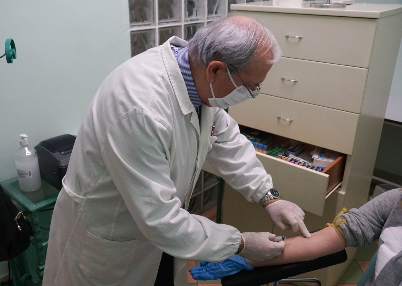 Donazioni di sangue in calo per il caldo: Avis Toscana lancia l'appello per tornare nei centri